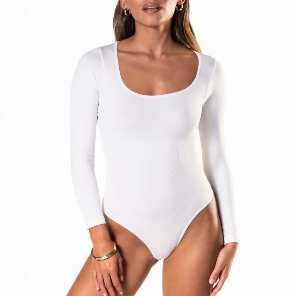 White Fitted Long Sleeve Bodysuit with Scoop Neck